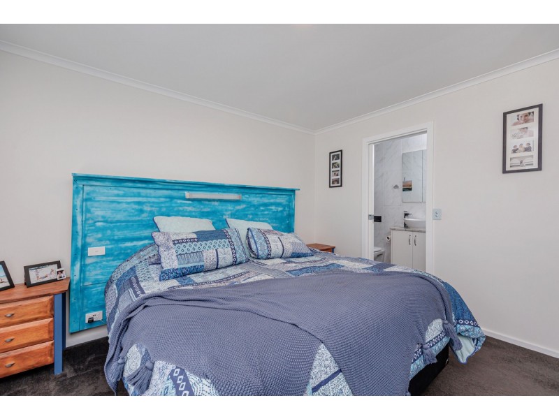 2 Graywood Court, North Haven SA 5018