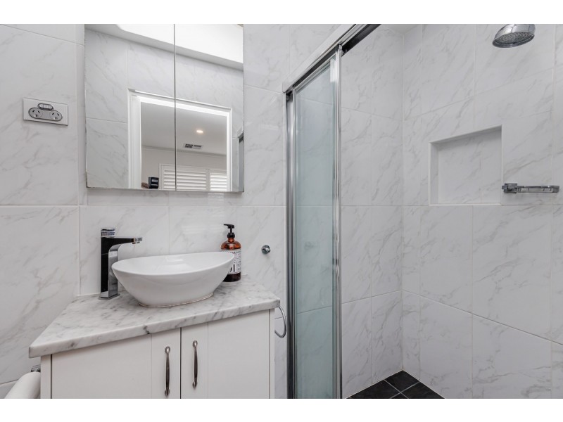 2 Graywood Court, North Haven SA 5018