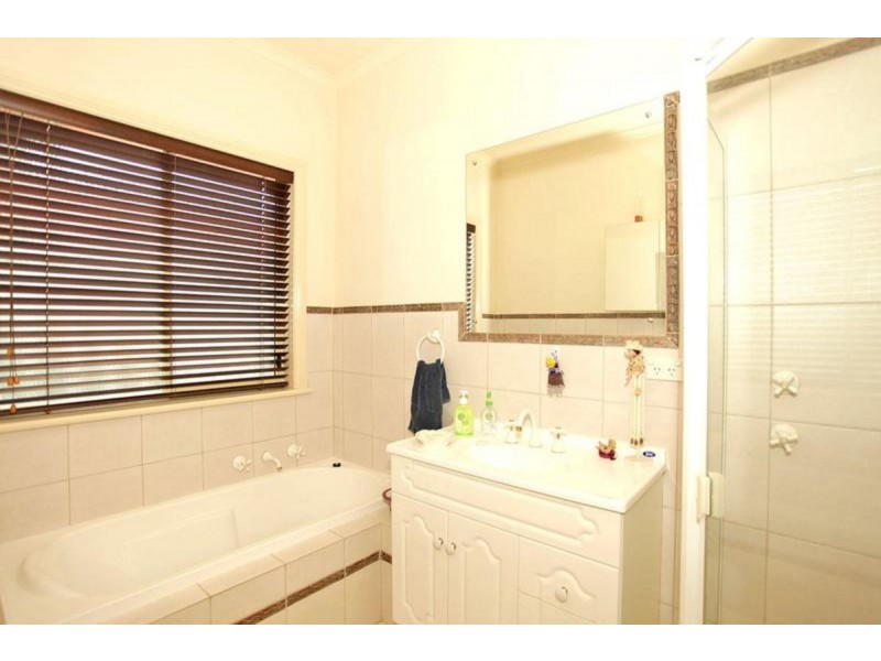 14 Windermere Crescent, Mawson Lakes SA 5095