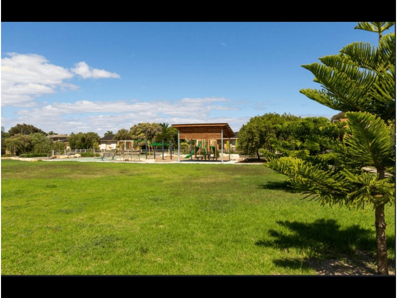 8 Birkdale Grove, West Lakes SA 5021