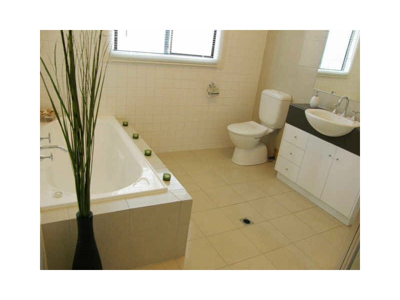 23 Frome Crescent, Mawson Lakes SA 5095