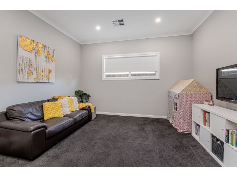 17 Simmons Crescent, Flinders Park SA 5025