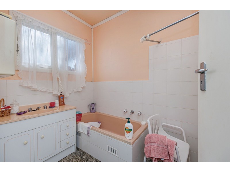 6 Harvey Avenue, Gilles Plains SA 5086