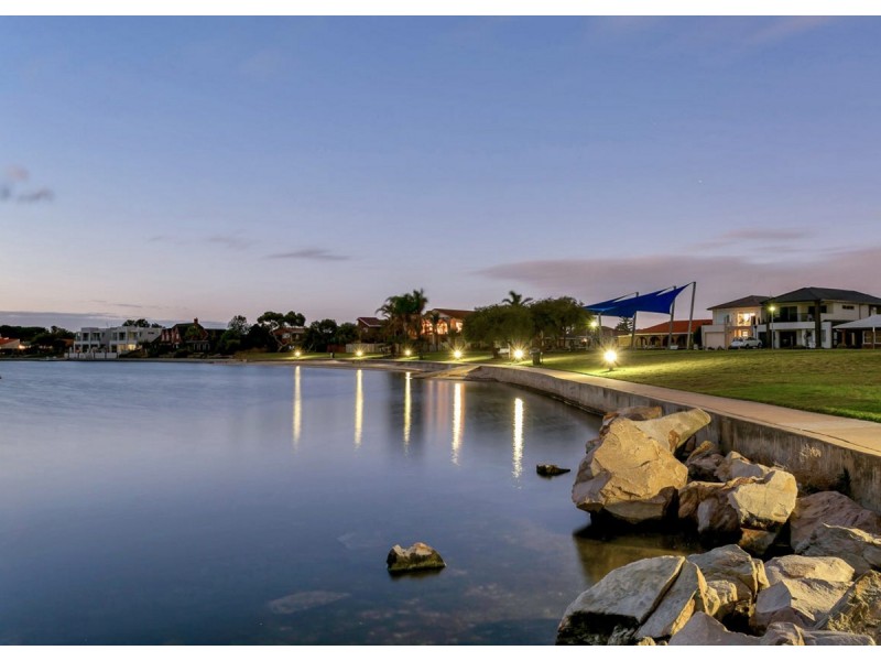 22a Woodlake Avenue, West Lakes SA 5021
