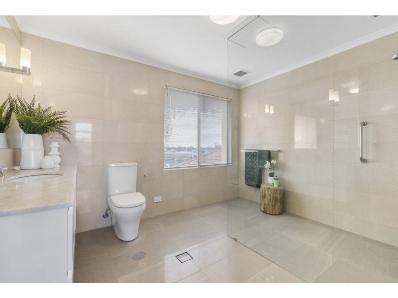 8/24 Martin Court, West Lakes SA 5021