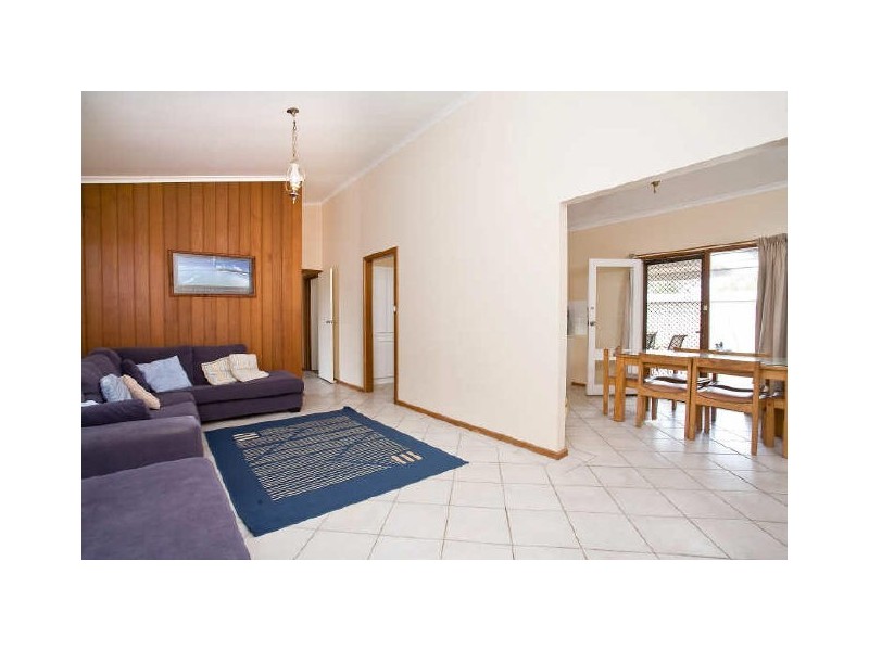 4 Ashburton Avenue, West Lakes Shore SA 5020