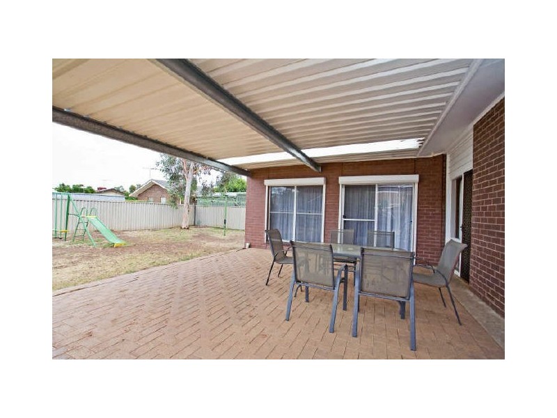 4 Ashburton Avenue, West Lakes Shore SA 5020