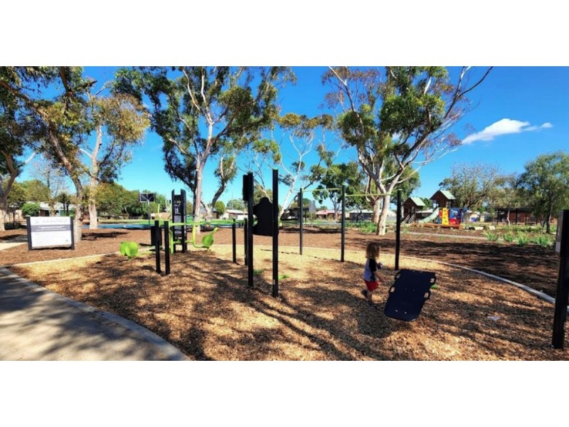 15 Turnbull Road, Elizabeth Downs SA 5113