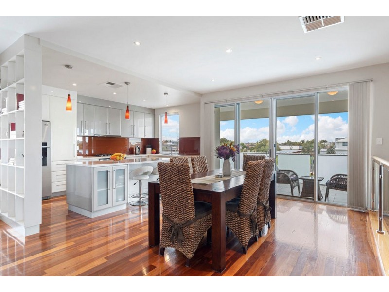9A Nambour Crescent, West Lakes Shore SA 5020