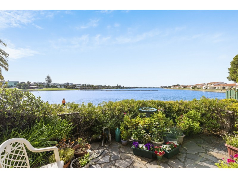 4/242 Trimmer Parade, West Lakes SA 5021