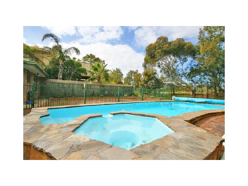 72 Lochside Drive, West Lakes SA 5021