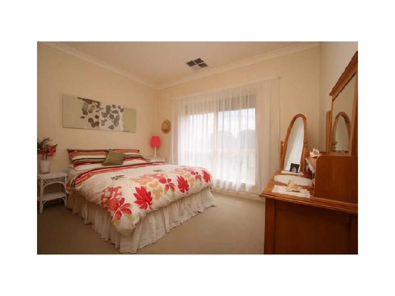 17 Raymond Avenue, Seaton SA 5023