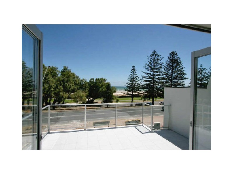 24 Esplanade, Semaphore South SA 5019