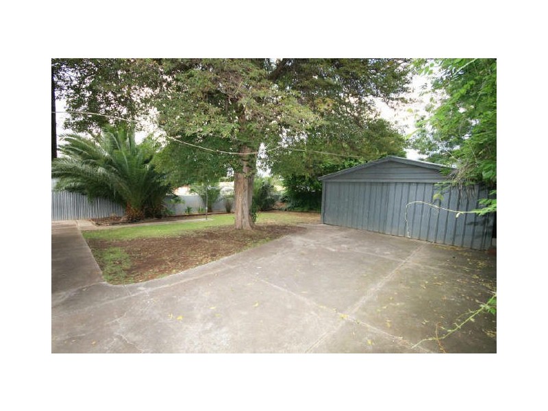 4 Baron Avenue, Ingle Farm SA 5098