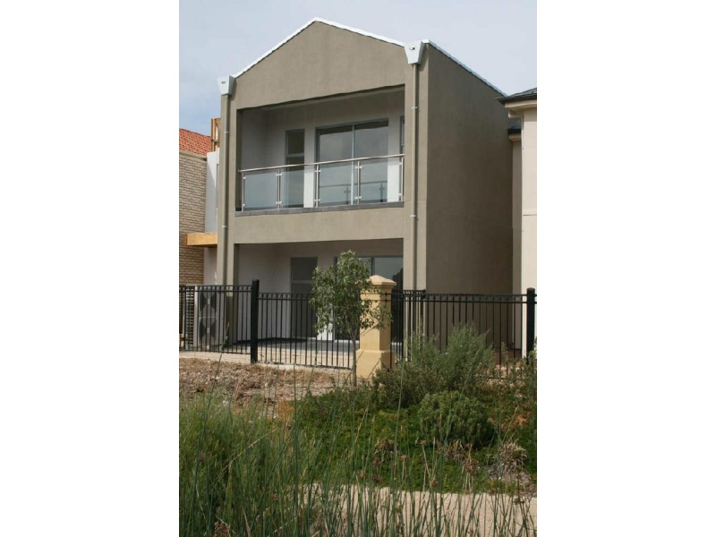8 Pine Ct, Mawson Lakes SA 5095