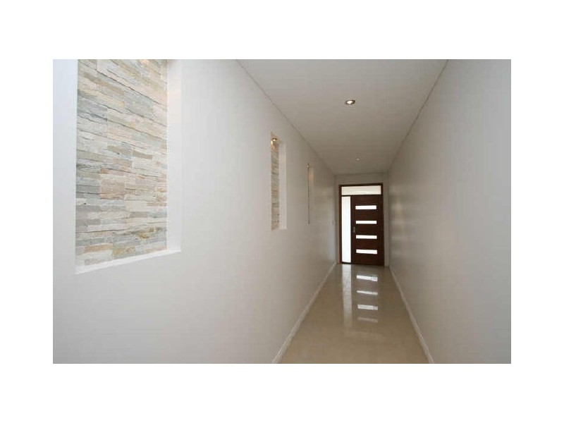 8 Pine Ct, Mawson Lakes SA 5095