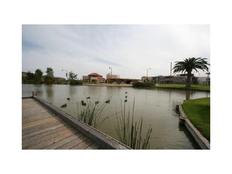 8 Pine Ct, Mawson Lakes SA 5095