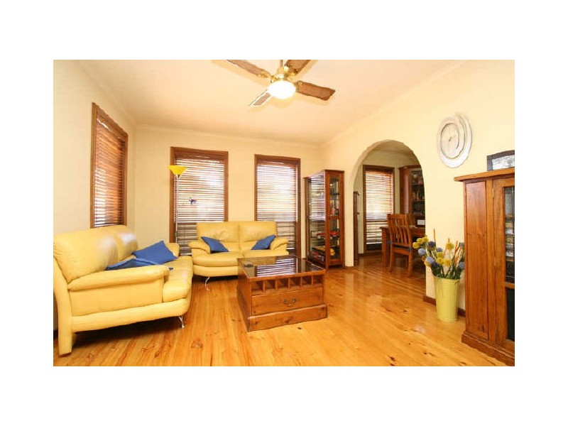 6 Mariners Crescent, West Lakes SA 5021