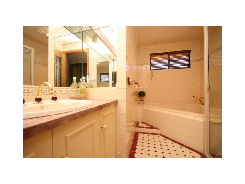 6 Mariners Crescent, West Lakes SA 5021