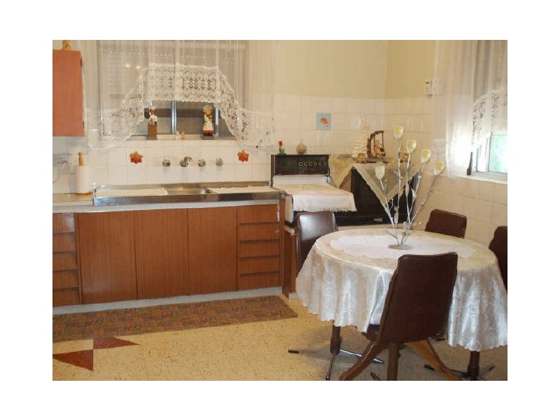 1 Kinross Avenue, Seaton SA 5023