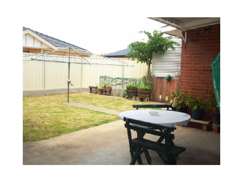 1 Kinross Avenue, Seaton SA 5023