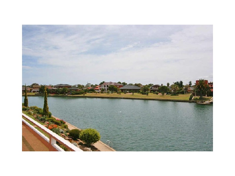 8/6 Sunrise Court, West Lakes SA 5021