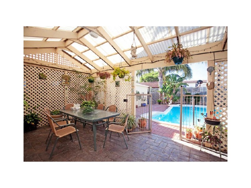 27 Manly Circuit, West Lakes Shore SA 5020