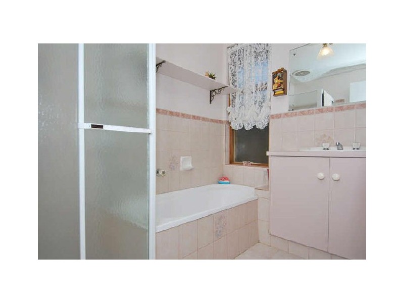 11 Fonda Crt, Paralowie SA 5108