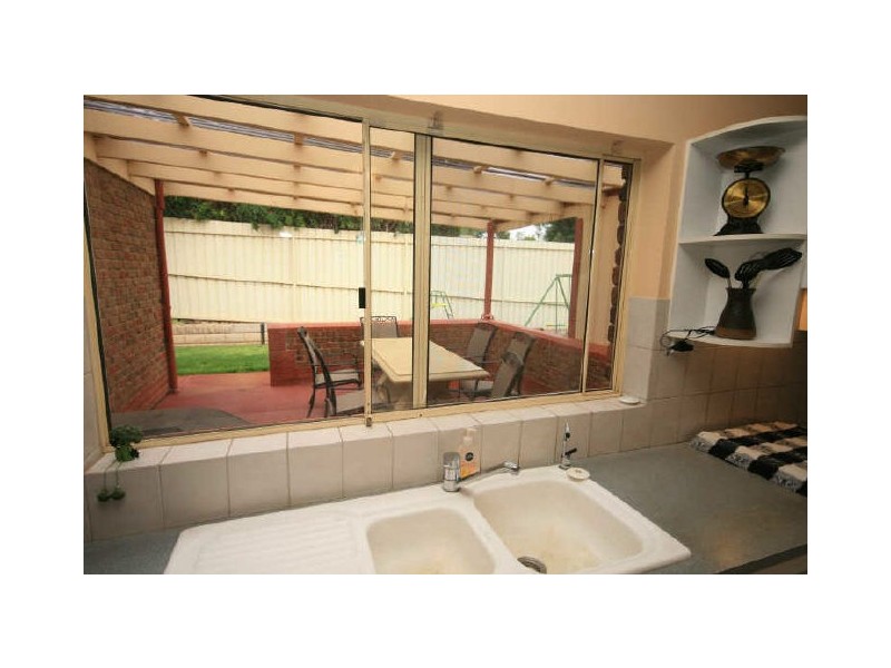 4 Meadow Lane, Gulfview Heights SA 5096