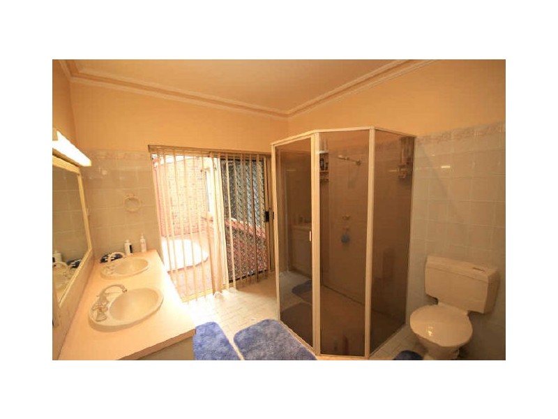 4 Meadow Lane, Gulfview Heights SA 5096