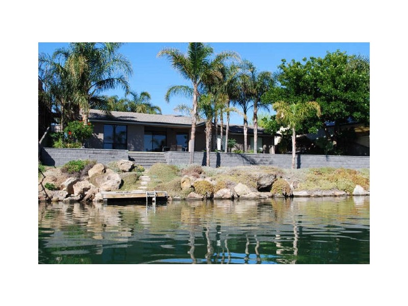 42 McDonald Grove, West Lakes SA 5021