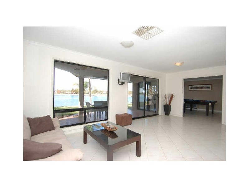 42 McDonald Grove, West Lakes SA 5021