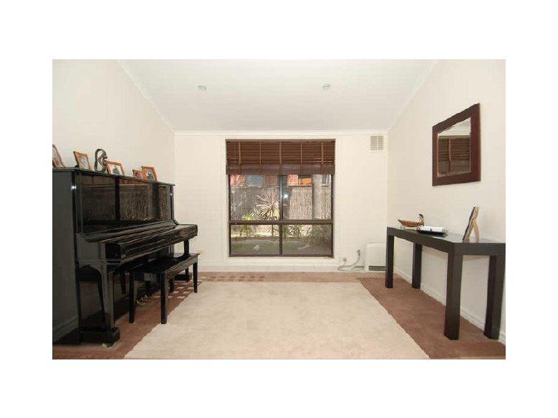 42 McDonald Grove, West Lakes SA 5021