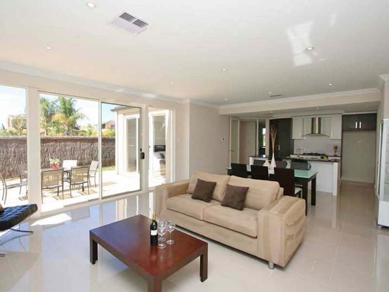 23 Nareeda Way, West Lakes SA 5021