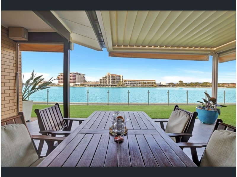 17 Sunlake Place, Tennyson SA 5022