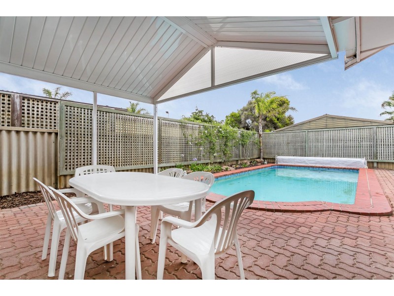 4 Santiago Street, West Lakes Shore SA 5020