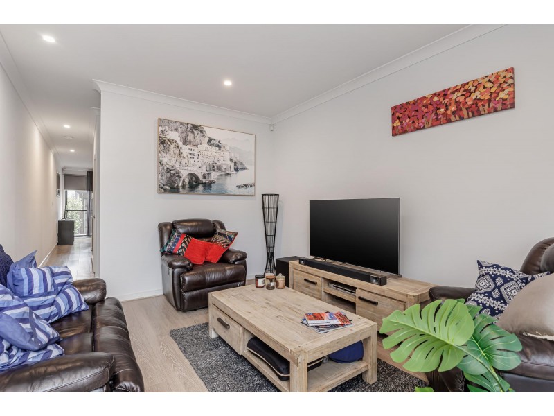 18 Troubridge Drive, West Lakes SA 5021