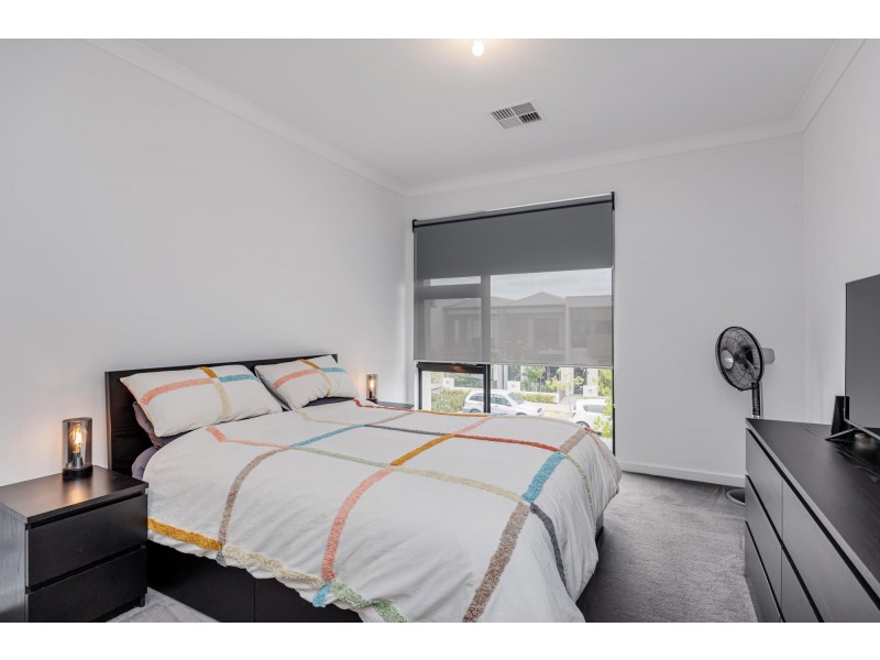 18 Troubridge Drive, West Lakes SA 5021