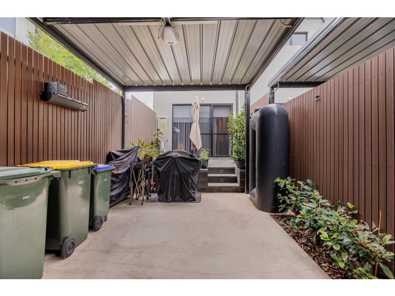 18 Troubridge Drive, West Lakes SA 5021