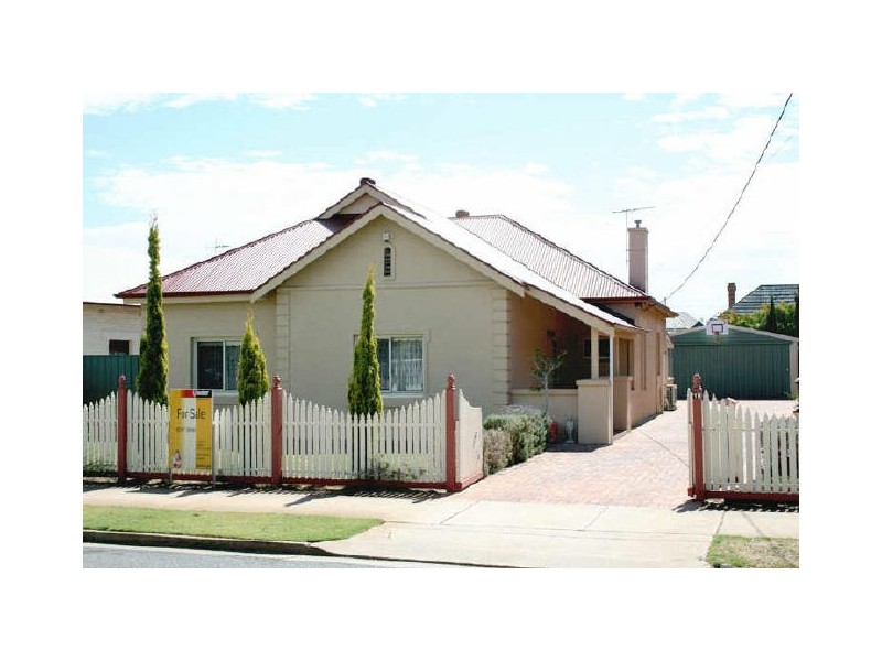 19 Kalgoorlie Road, Largs Bay SA 5016