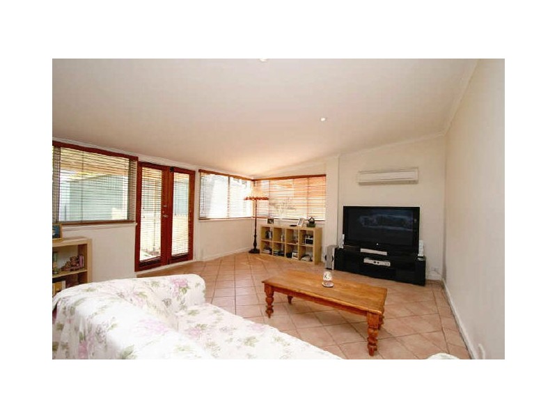 19 Kalgoorlie Road, Largs Bay SA 5016