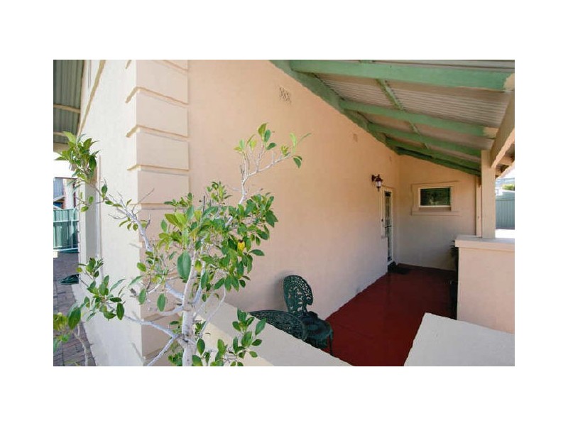 19 Kalgoorlie Road, Largs Bay SA 5016
