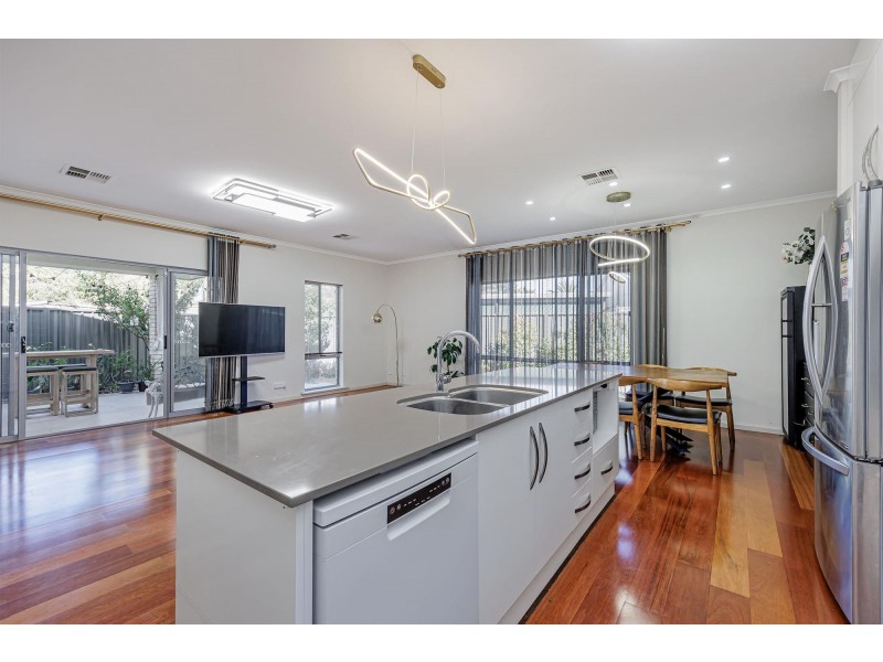 16 Huron Grove, West Lakes SA 5021