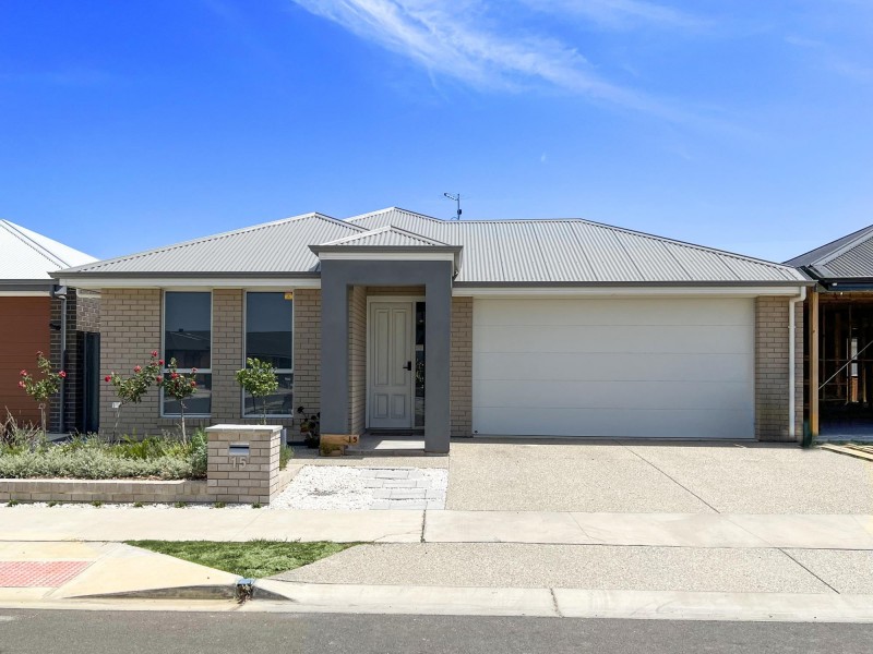 15 Oceanic Circuit, North Haven SA 5018
