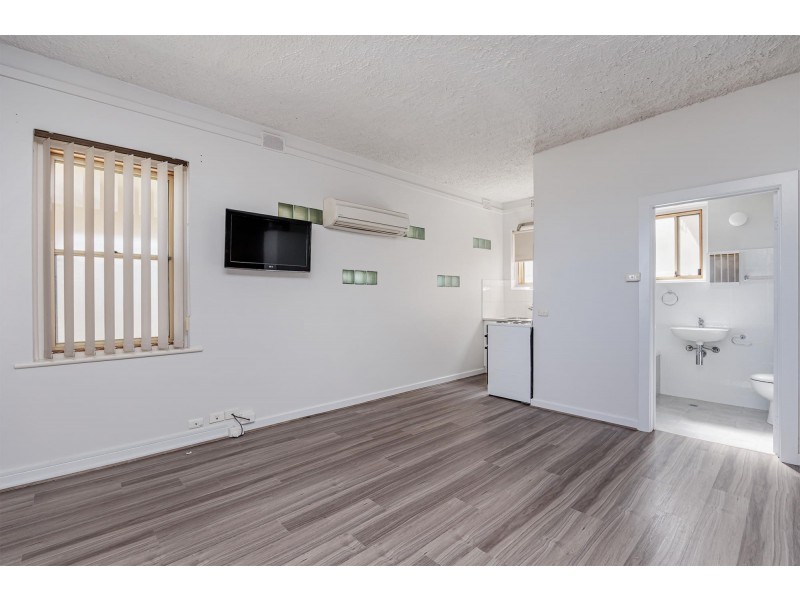 1/52 Seaview Road, West Beach SA 5024