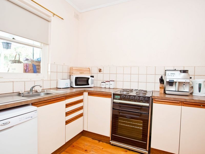 17 Kirkcaldy Avenue, Grange SA 5022