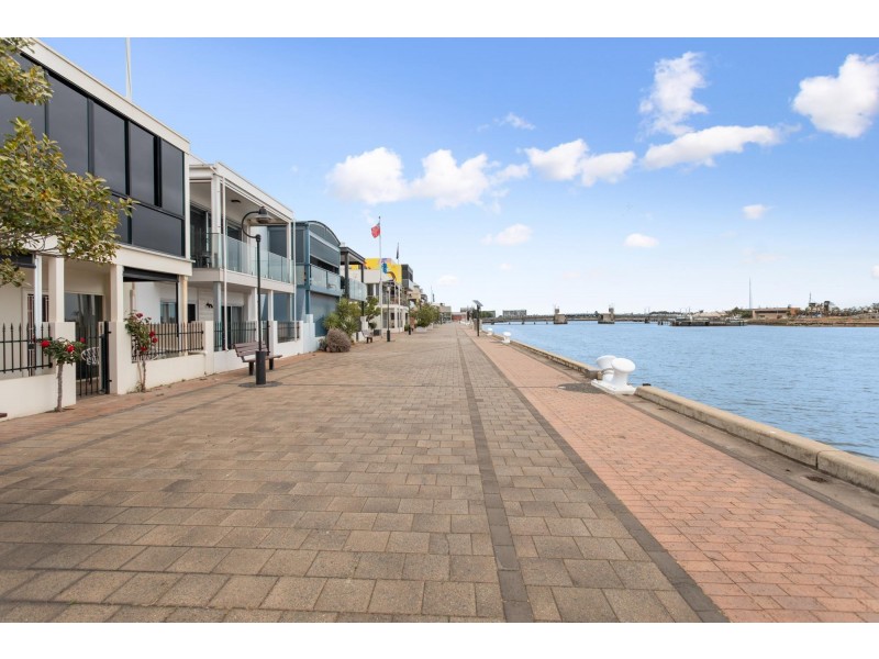 4 Karatta Dock, Port Adelaide SA 5015