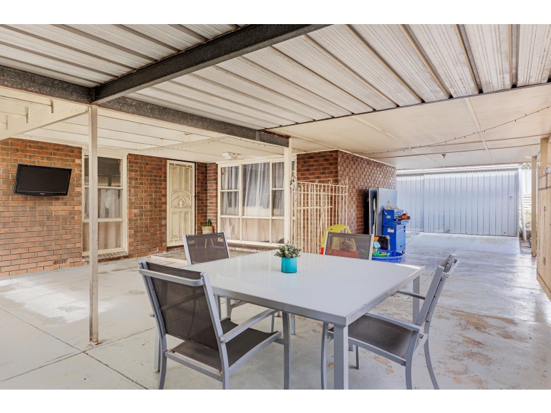 22 Waitara Court, Morphett Vale SA 5162