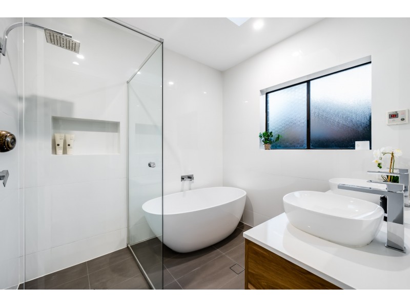 16 Hawaii Court, West Lakes SA 5021