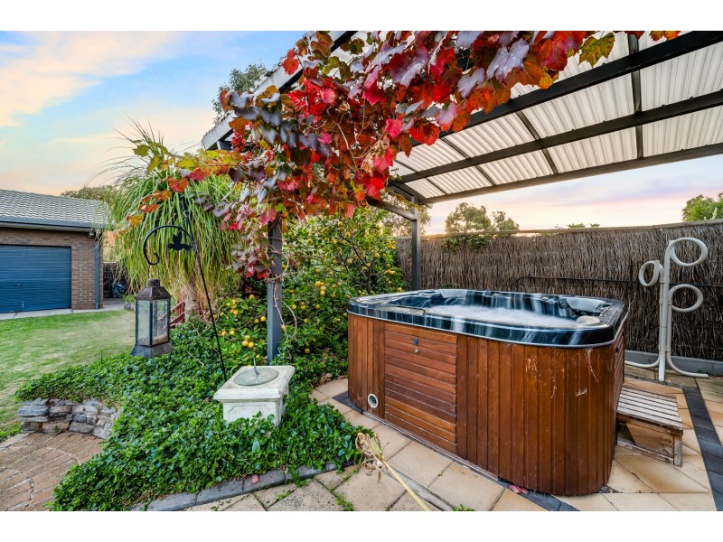 16 Hawaii Court, West Lakes SA 5021